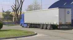 Muž odbrzdil kamion, ten ho pak ZAJEL!