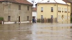 Východní Čechy pod vodou. Bouřky rozvodnily řeky