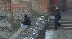Nešťastná láska přivedla ženu na okraj hradeb. Chtěla spáchat sebevraždu