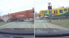 Muž vjel na přejezd za odjíždějícím vlakem. V tu chvíli se přiřítil další!
