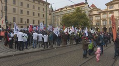 Největší protest studentů byl v Praze. Ministrovi školství předali požadavky