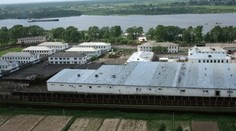 Trojnásobného vraha natočila při útěku z vězení vrtulníkem kamera