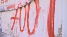 Graffiti v Hradci Králové někdo zničil. Umělci přitom malovali na legální ploše