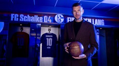 Schalke zachvátila Džekománie: Dresy mizí, tisíc lidí na tréninku