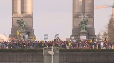 Tisíce lidí v Bruselu demonstrovaly proti covidovým certifikátům