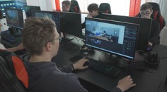 Střední škola vyučuje nový předmět. Děti se učí vyvíjet počítačové hry