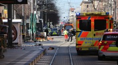 Auto najelo do davu v Mannheimu: Dva mrtví a několik těžce zraněných