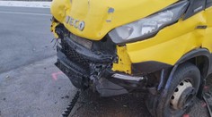 Auto se srazilo s dodávkou, spolujezdec na místě zemřel