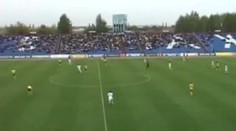 VIDEO: Brankář dal gól šťastnou střelou přes celé hřiště