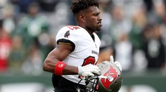 Šílenství v NFL! Hvězdný hráč se svlékl a utekl do šatny během zápasu
