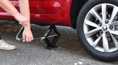 Pozor na tyto levné hevery! Auto se na vás může zřítit, varuje ČOI
