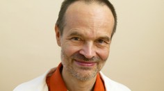 Doktor Nešpor radí: Kdy jsem závislý na alkoholu? Jak se léčit?