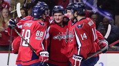 Washington se vysokou výhrou nad Carolinou vrátil do čela NHL