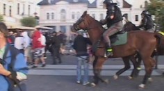 VIDEO: Válka sparťanů a policie v Žilině. Kůň podupal muže