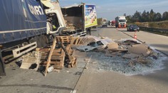 Dva kamiony se střetly na dálnici D1. Dva zranění, tvořily se kolony