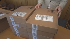 Stát prodává zabavené iPhony. Je o ně enormní zájem