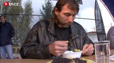 Král žroutů snědl za 20 minut dvě a čtvrt kila šišek s mákem
