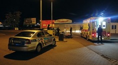 Pražští policisté pronásledovali pár na motorce, honičku ukončil pád