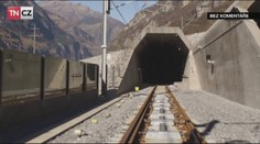 Švýcaři zkrotili Alpy, otevřeli nejdelší železniční tunel světa
