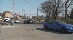 Obyvatele Lovosic trápí frekventovaný přejezd: Zoufají si řidiči i chodci