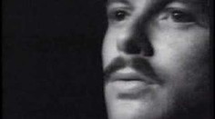Zemřel americký zpěvák Scott McKenzie, nazpíval hymnu hippies
