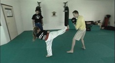 VÍKEND: Desetiletá mistryně světa v kickboxu