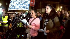 Lidé ve Valencii protestovali proti vládě. Při povodních úplně selhala, zlobí se