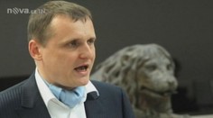 Dohola nebo jenom ofina? Bárta se nechá ostříhat - prohrál sázku