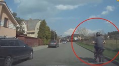 Policisté pronásledovali motorkáře: Neměl řidičák, motorka zas značky