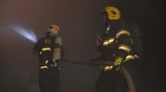 Požár průmyslového podniku na Olomoucku. Hasiči evakuovali 20 lidí