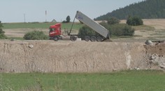 Stát vybral firmu, která dostaví dálnici D11. Začal archeologický průzkum