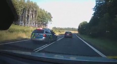 Zběsilá honička a sestřelení auta! Hlídka dopadla vězně. VIDEO