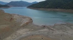 Řecko má kritický nedostatek vody. Sucho odhalilo ruiny zatopené vesnice