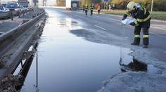 Výpadovku z Prahy pokryla kyselina. Úsek už je průjezdný