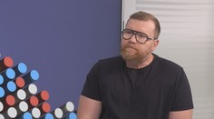 Na sociálních sítích nevíte, jestli diskutujete s reálnými lidmi, nebo s boty, říká režisér