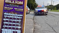 Muž uprchl hlídce, ale nechal v autě stírací los. Policisté ho lákali na výhru