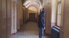 Velký zásah NCOZ a Vojenské policie. Zajímá je hlavně pardubický exprimátor