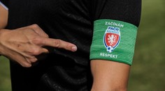 Brzké konce rozhodčích chce FAČR řešit kampaní. Nováčkům dá speciální pásky