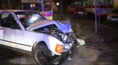 Opilec za volantem: naboural auto a autobus a usnul