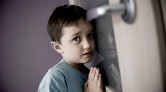'Maminka zemřela, postaráte se o nás?' šokoval sousedy chlapec (5)