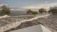 Silné zemětřesení udeřilo v Indonésii, lidé prchali před tsunami