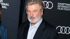 Herec Alec Baldwin zastřelil kameramanku, režisér je těžce zraněný