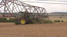Traktorista srazil stožár vysokého napětí, škoda jde do milionů!