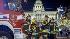 Silvestr v Česku: Pyrotechnika navzdory zákazům, hasiči měli stovky výjezdů