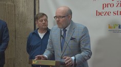 Ministerstvo spustilo očkovací kampaň. Tváří je herec Petr Čtvrtníček