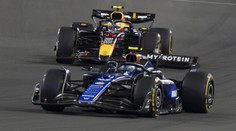 Trapas Péreze. Jako první závodník F1 se nechal předjet v boxech