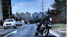 Vykradení banky se lupiči moc nepovedlo! Peníze ztratil při útěku