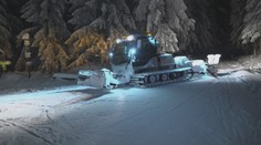 Lyžařská sezóna začíná. Rolbaři upravují běžecké tratě, otevřou i některé skiareály