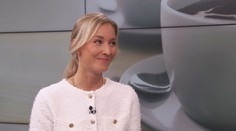 Neinvazivní zkrášlování pleti zažívá boom. Modelky mění výplně za kosmetické tejpy