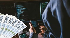 Chceme peníze, víme o vás všechno. Čechy děsí nové vydírání přes SMS